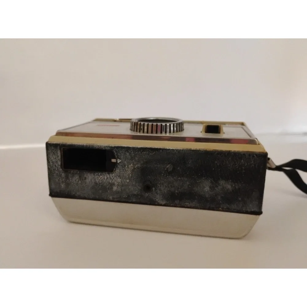 Vintage Kodak Instamatic 134 Color Outfit Automatic Electric Camera